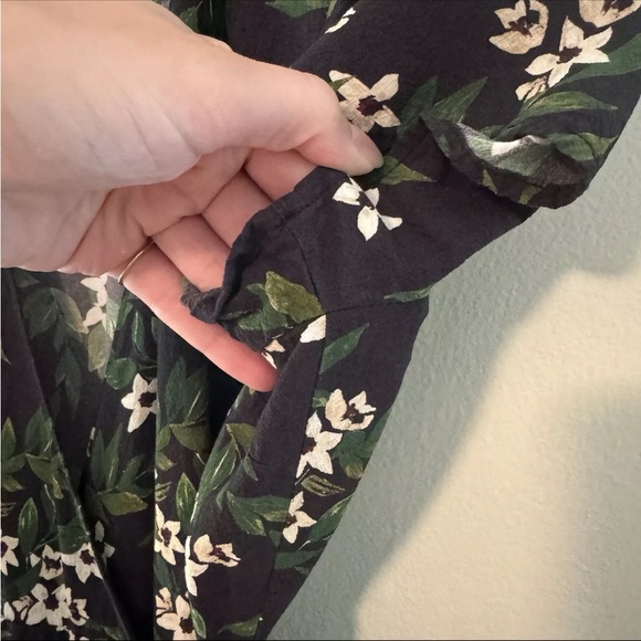 Marine Layer Emlyn Wrap Dress Midi Length Wrap Dress Black Floral SZ Medium - Picture 7 of 13